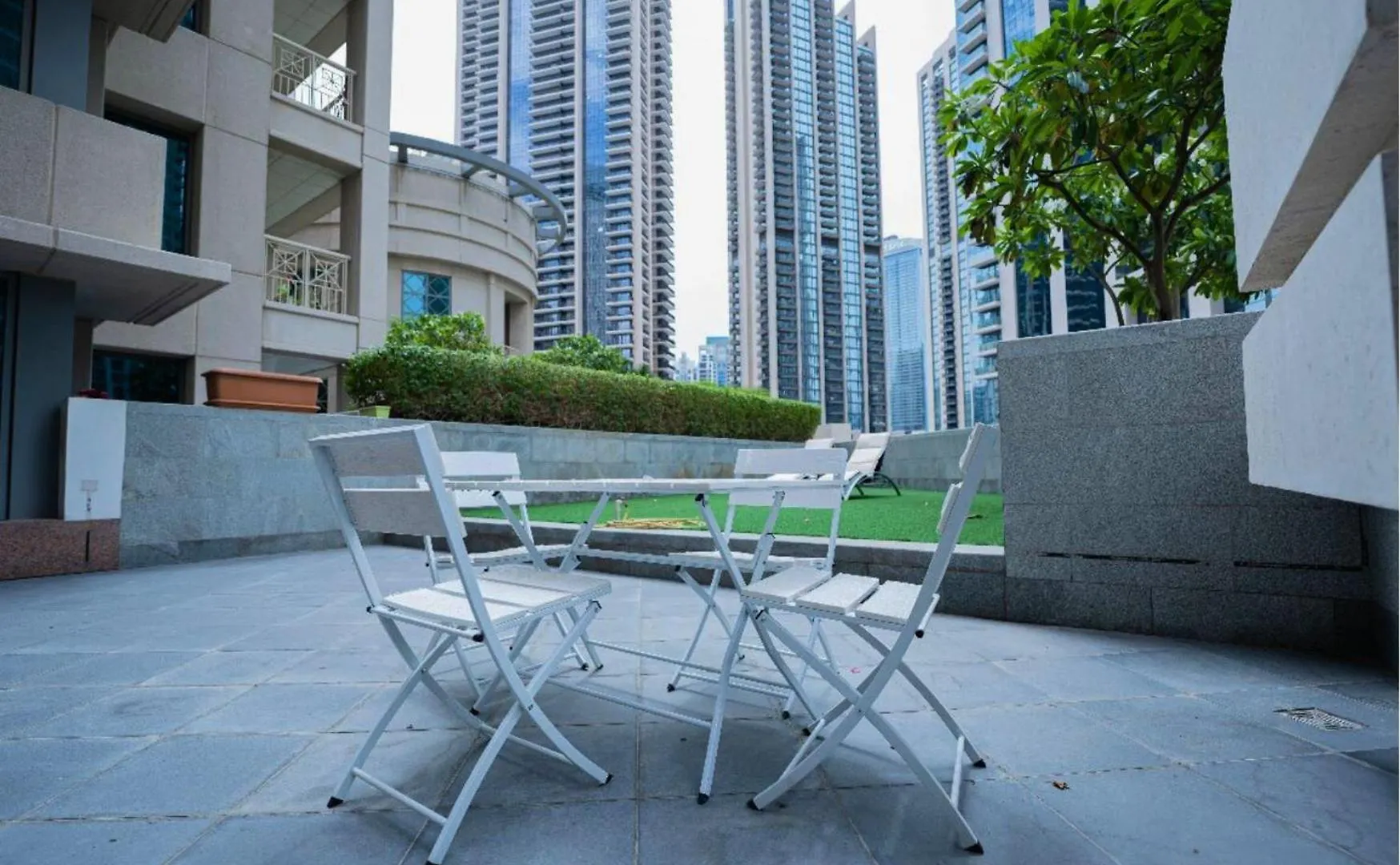 2Br Luxury Suite With A Garden View Dubai Apartment