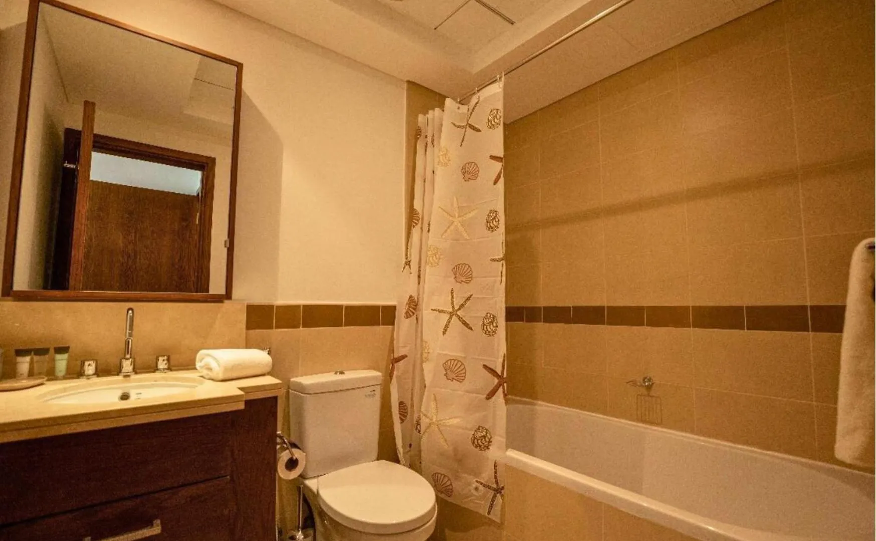 2Br Luxury Suite With A Garden View Dubai Apartment