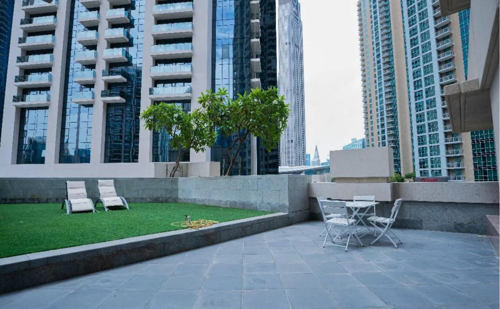 Apartment 2Br Luxury Suite With A Garden View Dubai United Arab Emirates