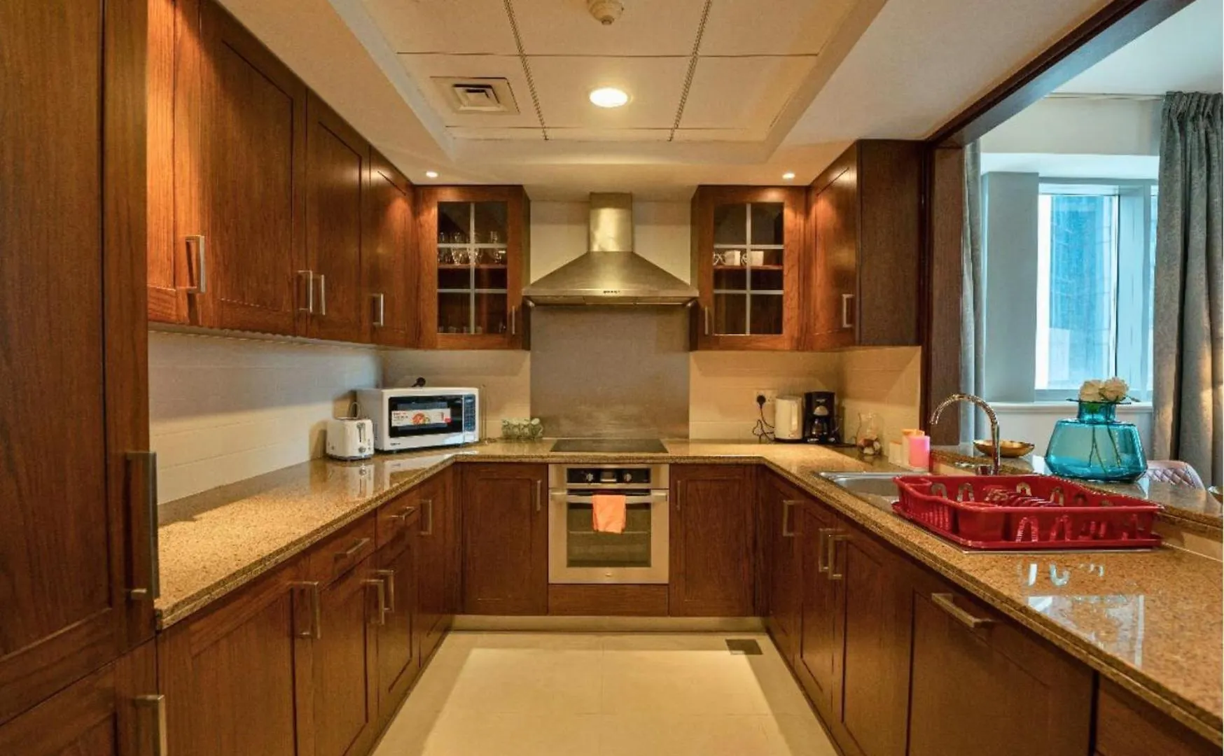 2Br Luxury Suite With A Garden View Dubai