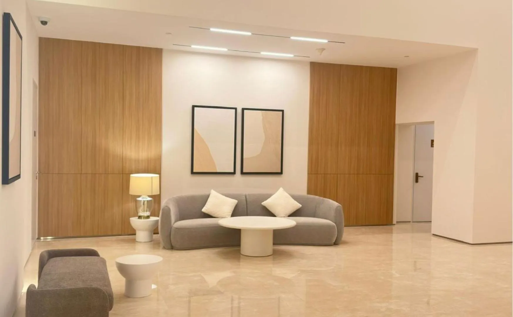 2Br Luxury Suite With A Garden View Dubai Apartment
